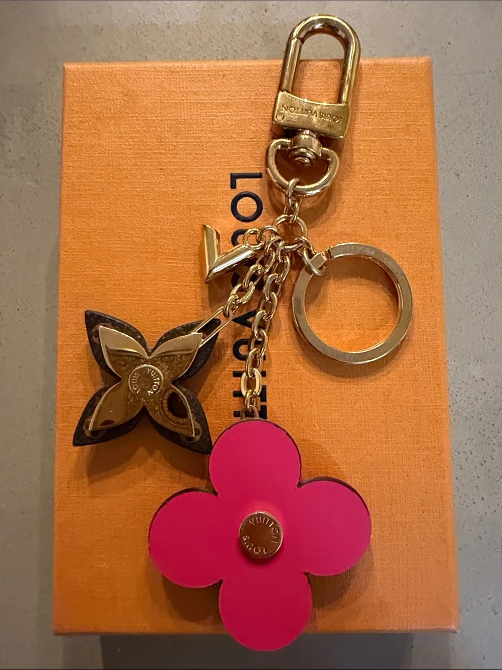 LOUIS VUITTON | ✨NEW✨ Monogram Blooming Flower Bag Charm and Key Ring in Pink